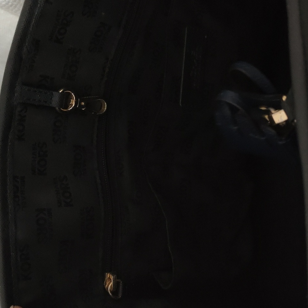 MK purse 👛👜 - Picture 4 of 8